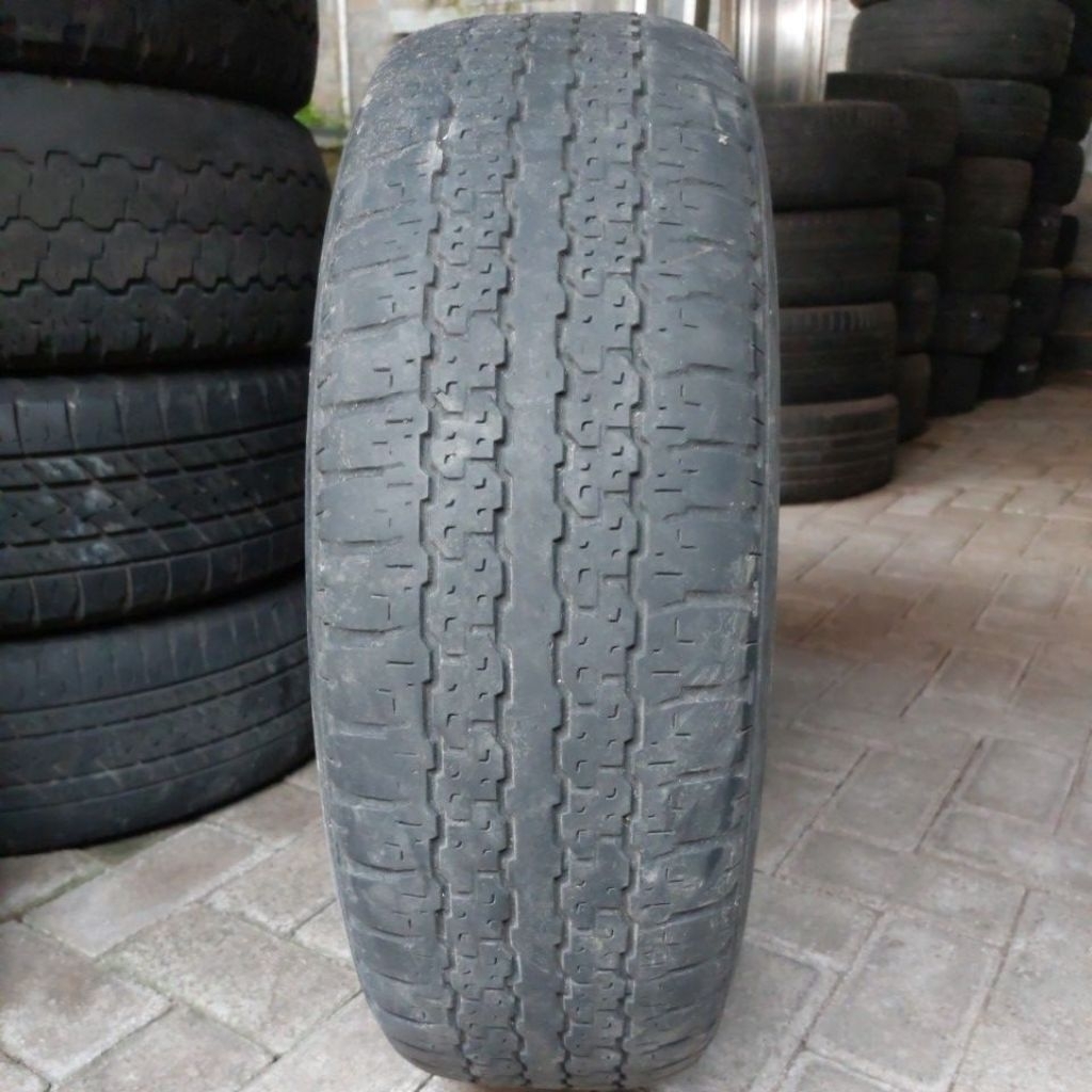 Ban Second 215/70 R15 Bridgestone Dueler Copotan