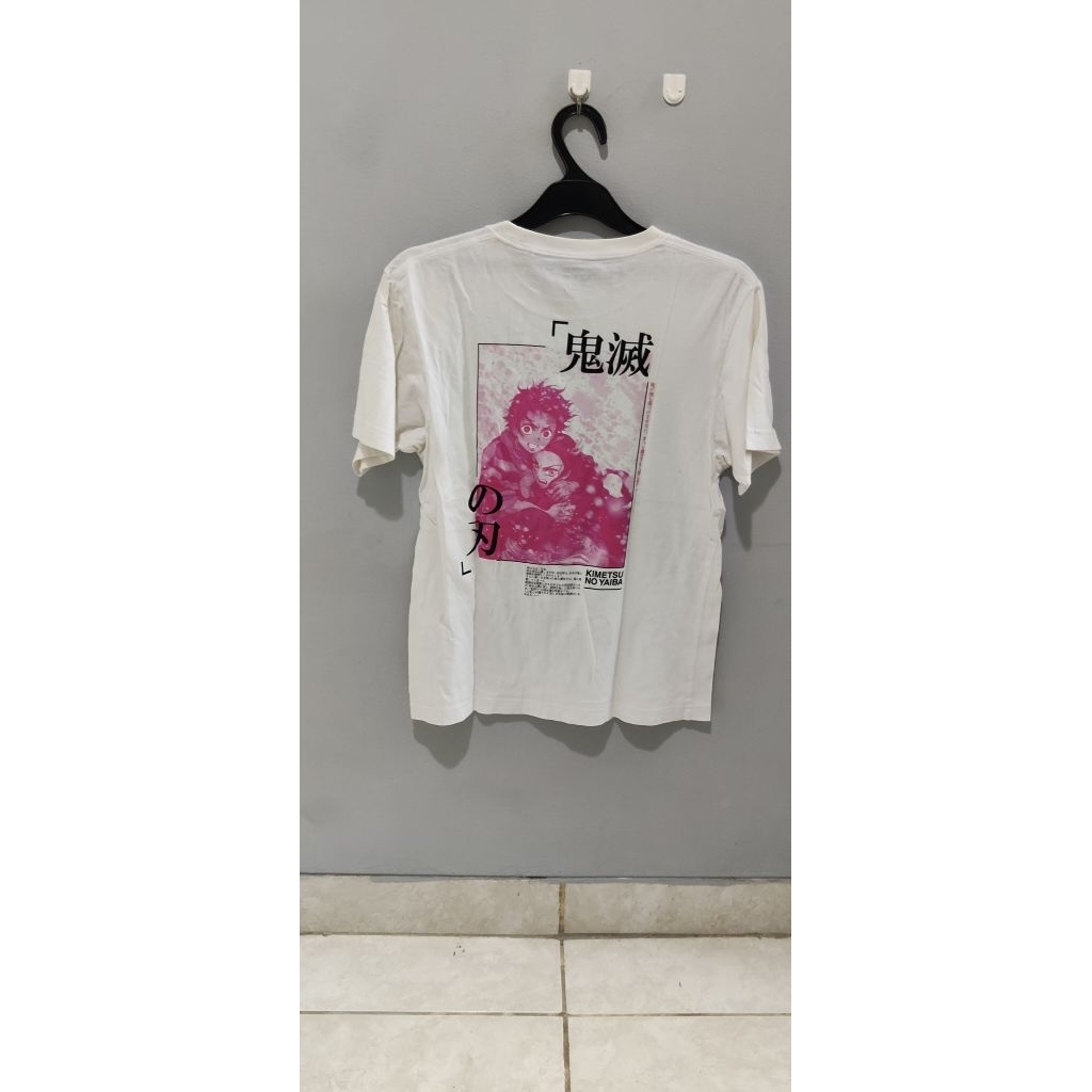 Uniqlo Demon Slayer Tshirt Wanita uk S