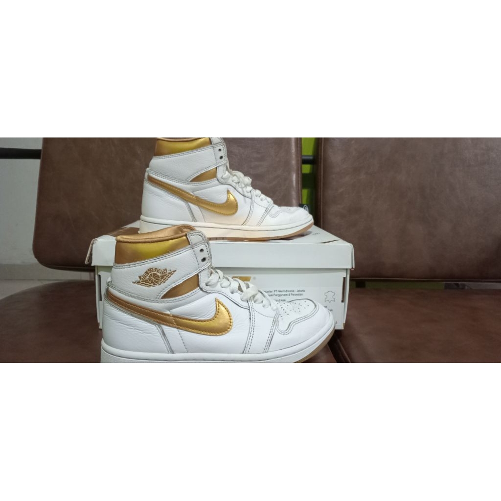 Preloved Nike Air Jordan 1 Retro White Gold