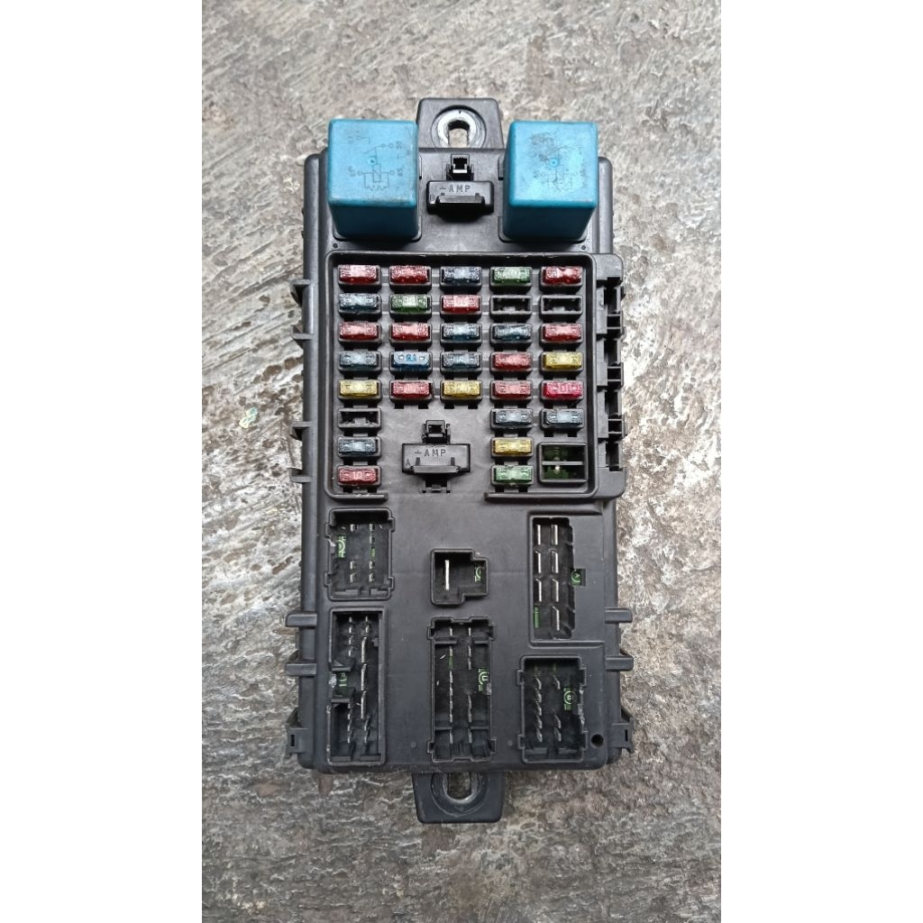 Box Sekring Dalam Hyundai Trajet V6