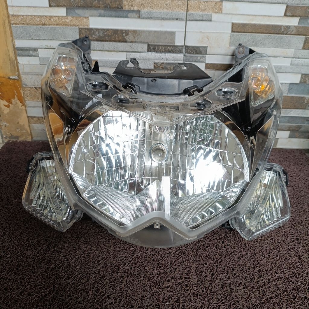 lampu depan XEON RC/ reflektor XEON RC / reflector XEON RC ORI YGP