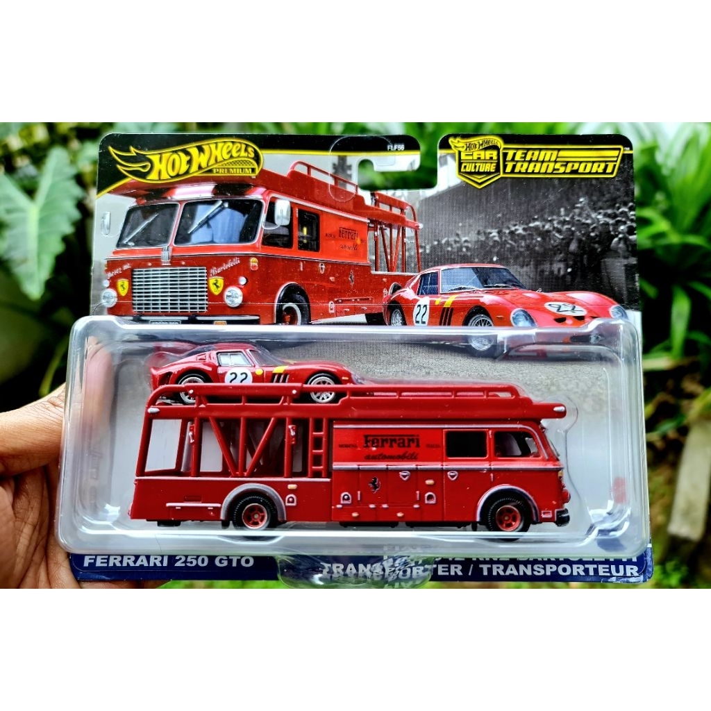 Hot Wheels Team Transport Ferrari 250 GTO