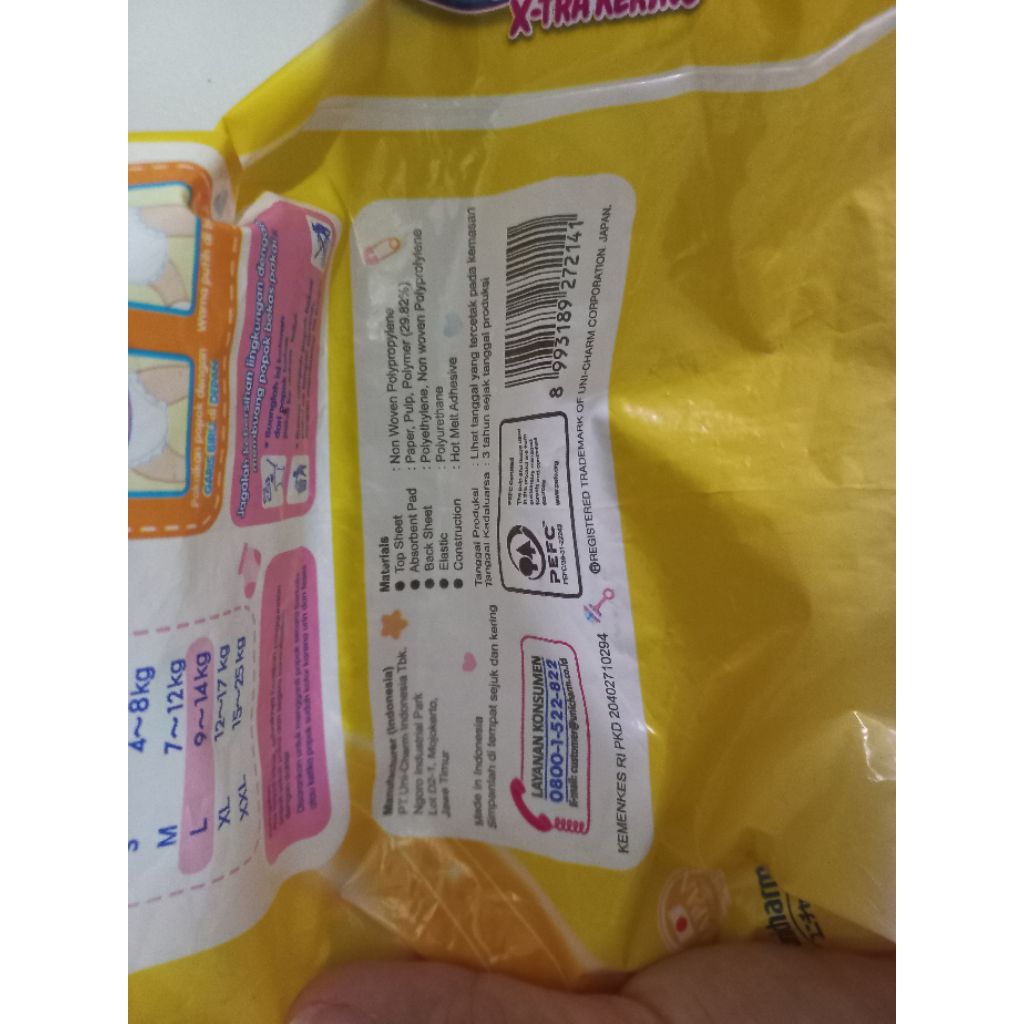 pampers mamypoko size L