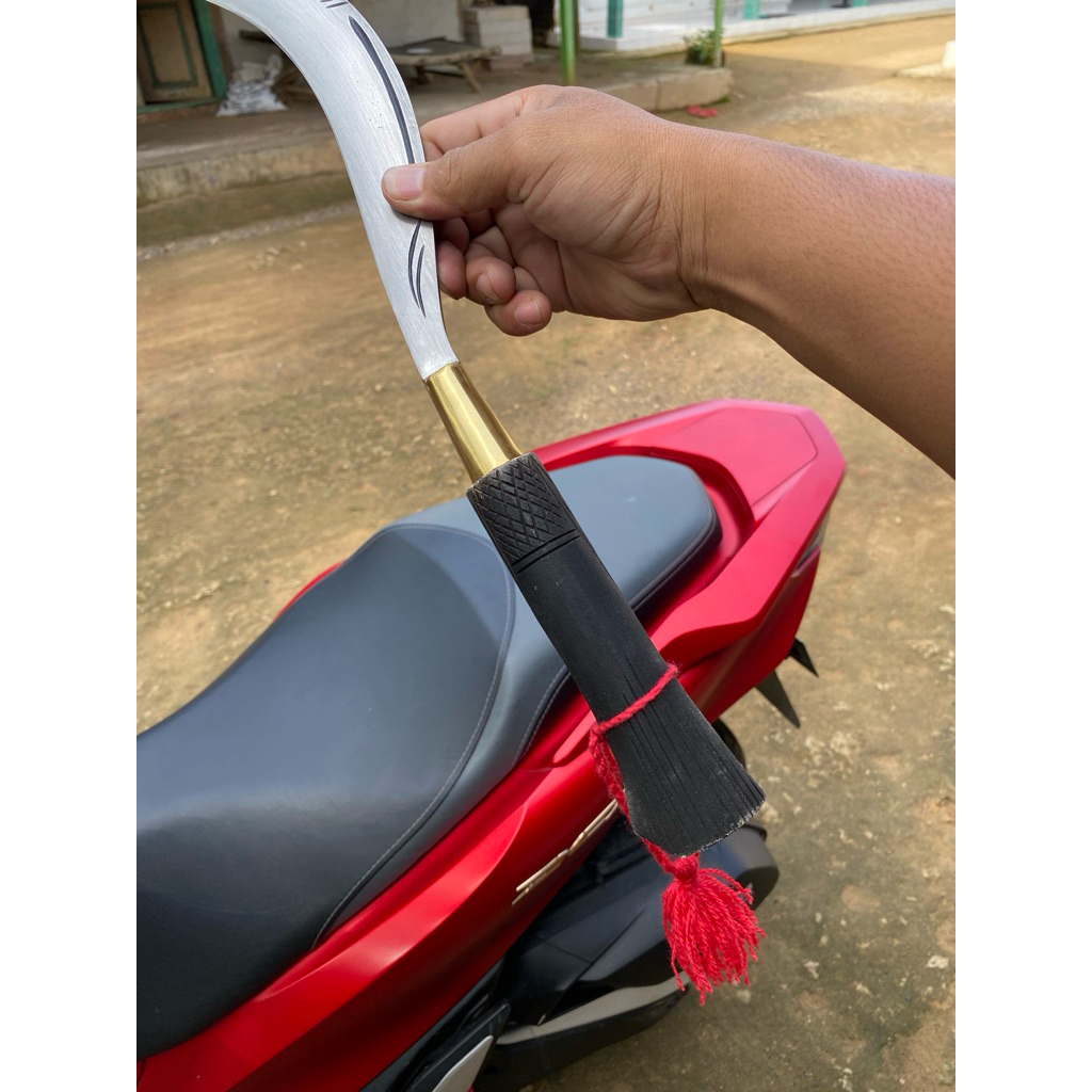 Arit Rumput Madura Ukuran 55cm Baja Hitam Lengkap Sarung Cincin Kuningan