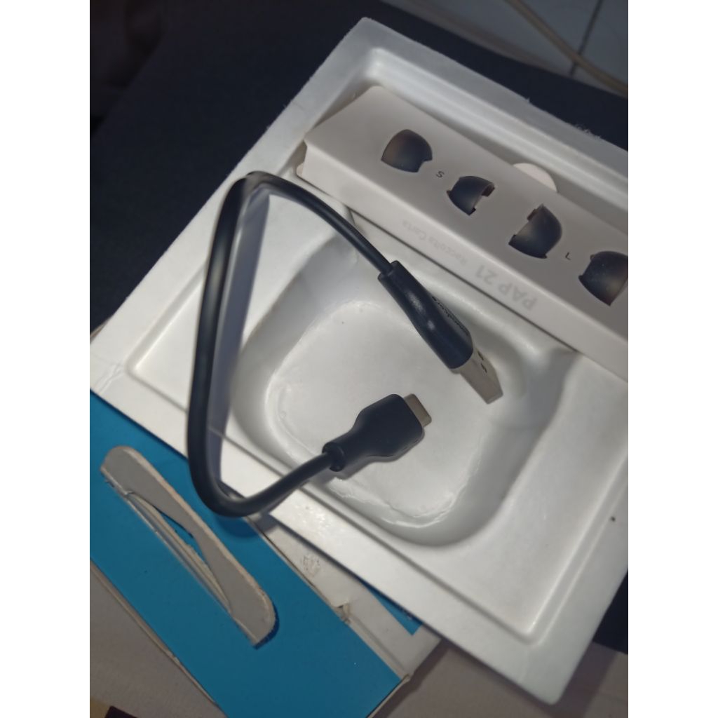 Eartips dan Charger TWS Soundcore R501 NC