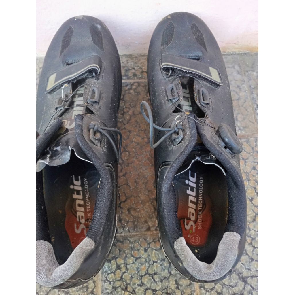 Sepatu cleat santic size 43