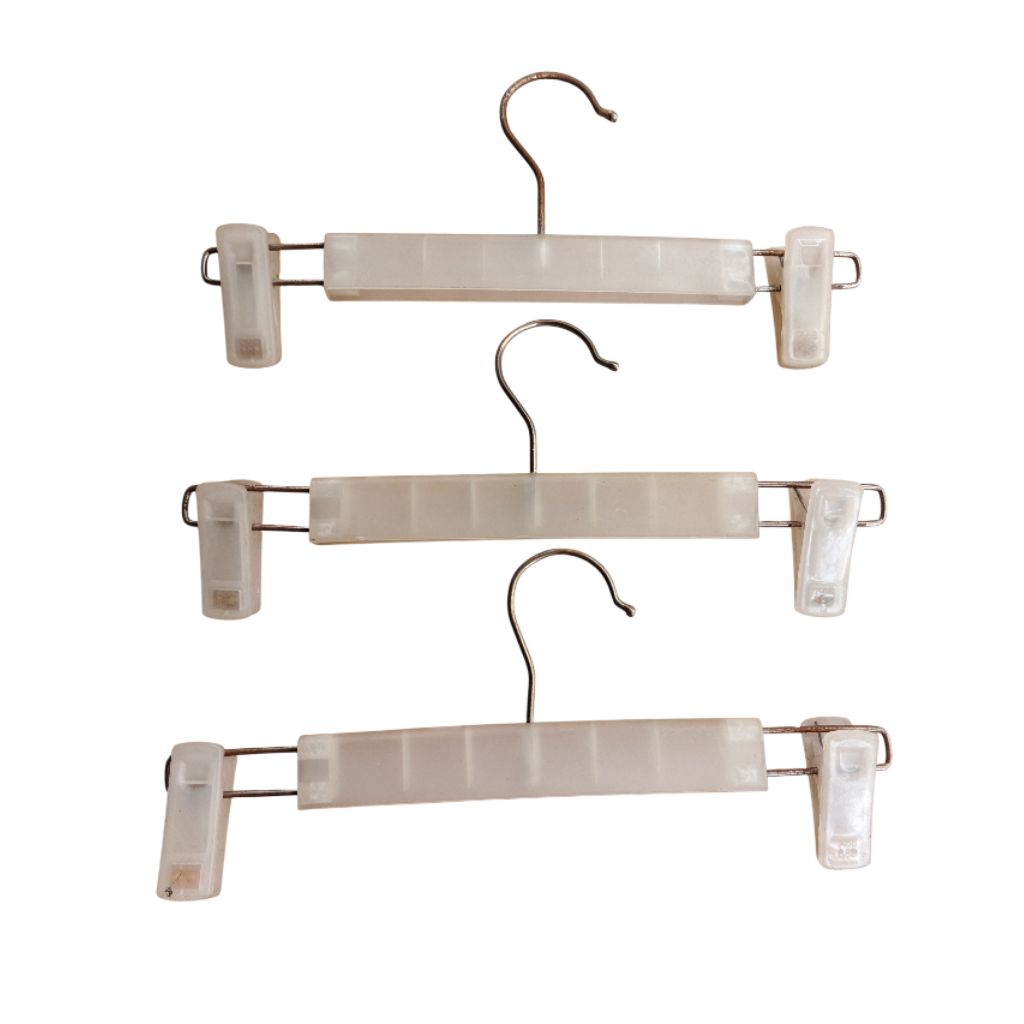 Gantungan Baju Capit (Bekas)