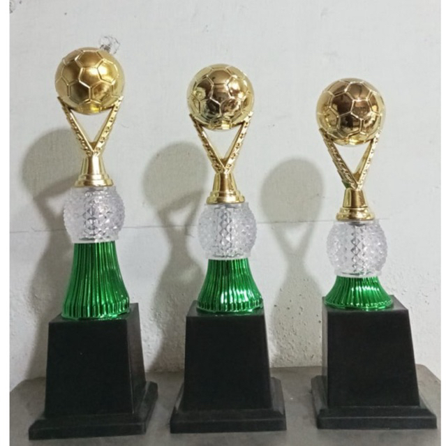 PIALA 1 PART BESAR MODEL BOLA FUTSAL/BOLA SEPAK
