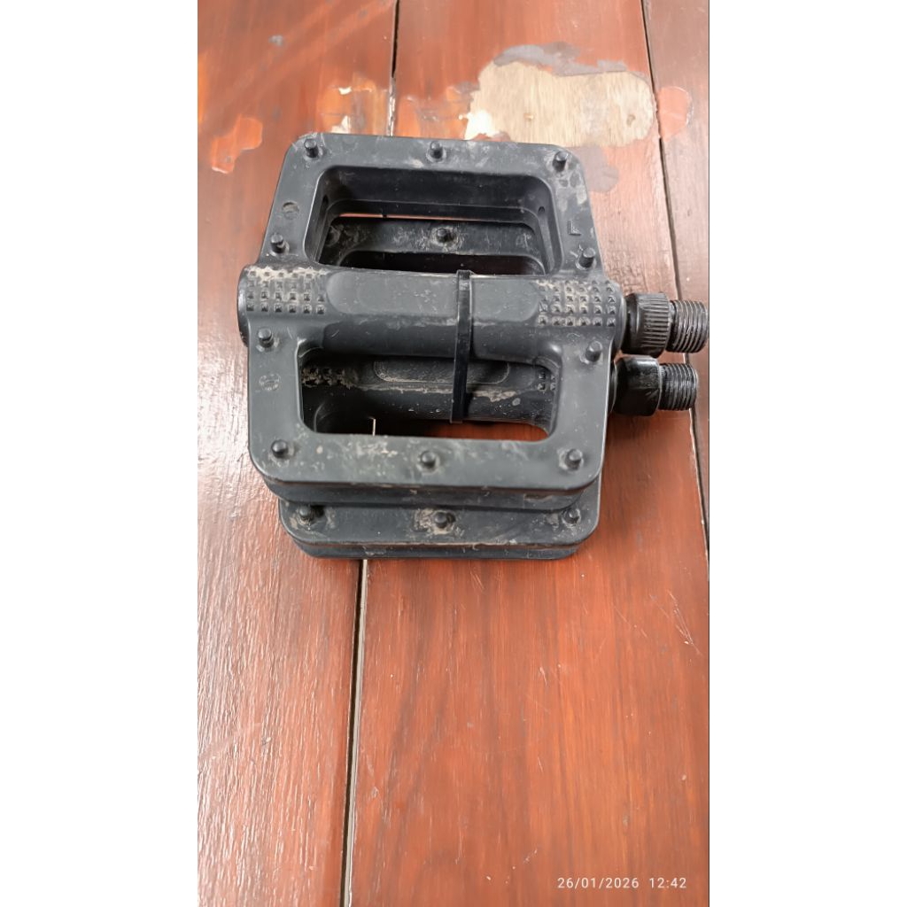 Pedal plastik copotan heist 5