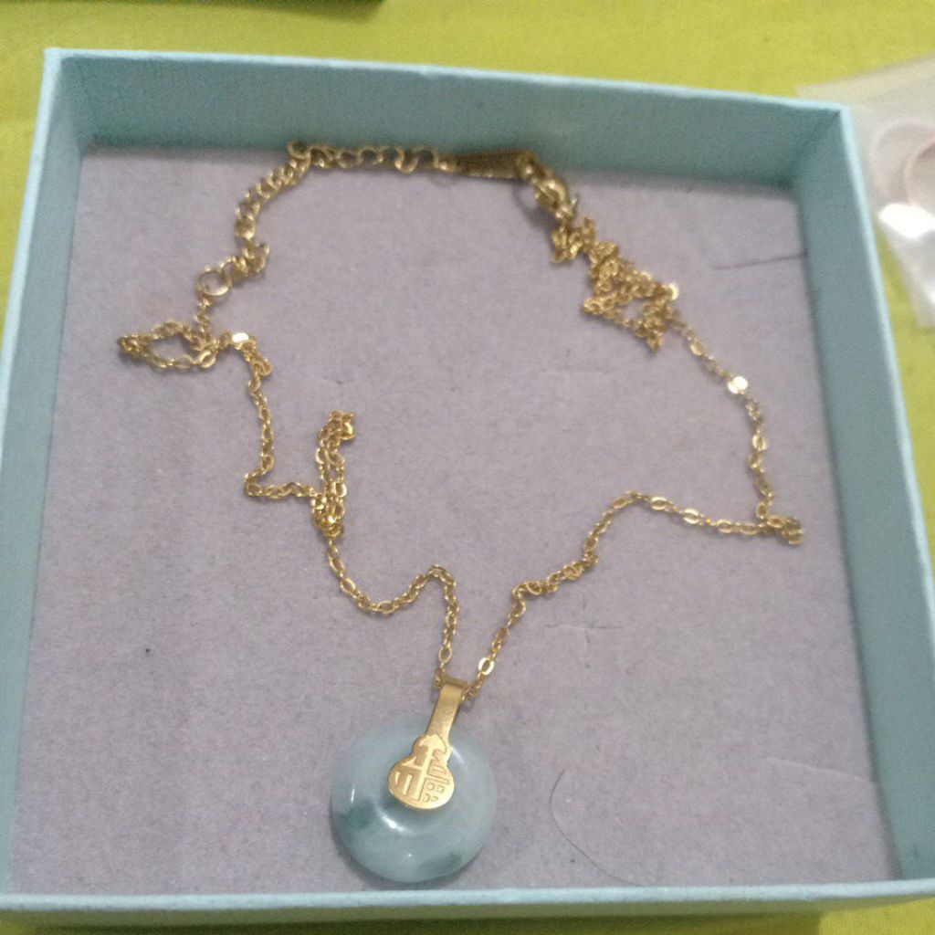 kalung titanium liontin giok