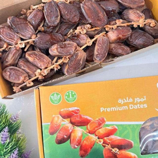 Kurma Tunisia Sinwan (Deglet Nour) Bertangkai – 500gr