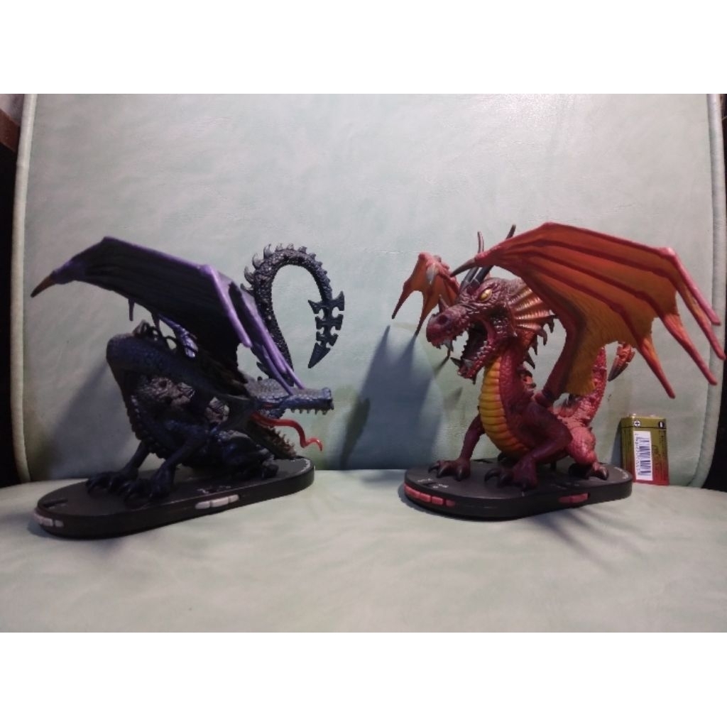 Wizkids Mage Knight Great Fire Dragon vs Venomous Shadow Dragon