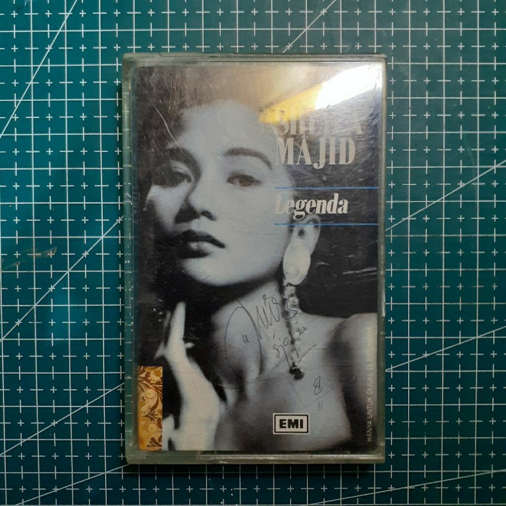 Kaset Sheila Majid - Legenda