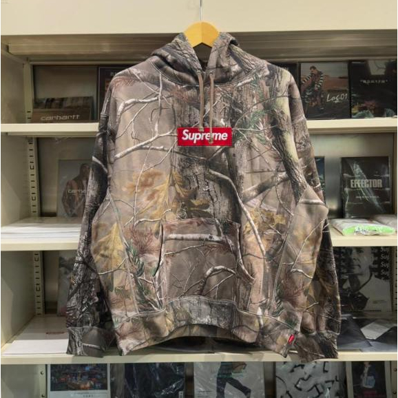 SUPREME - REAL TREE LOGO BOX RED HOODIE FW25 (CAMO)