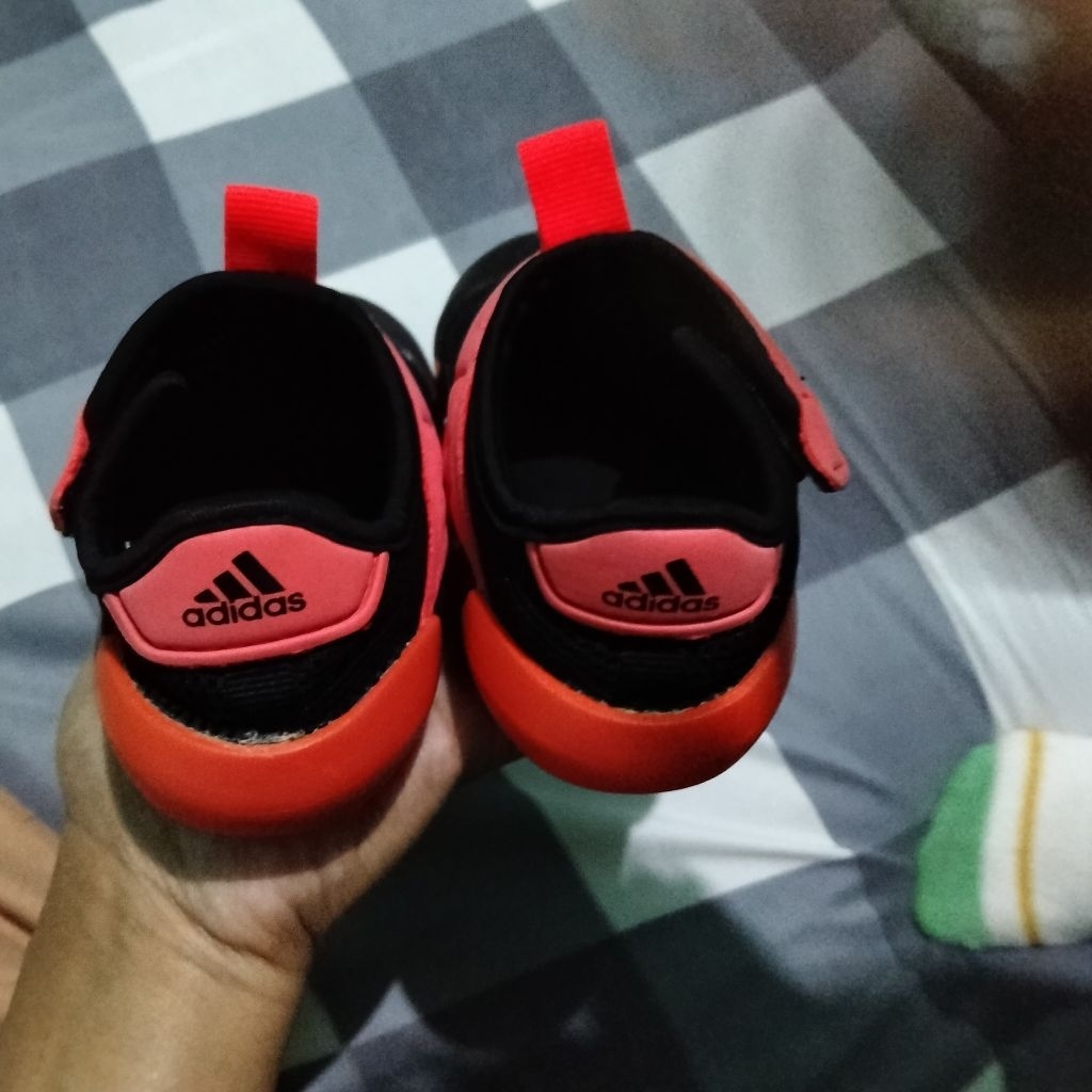sandal sepatu adidas