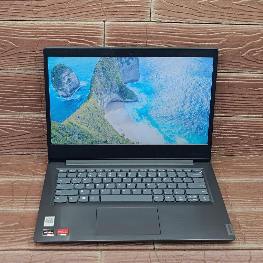 Laptop Lenovo V14-ADA AMD RYZEN 3-3250U RAM 4GB SSD 256GB