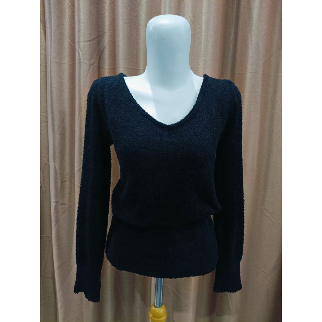 Sweater Rajut bulu Preloved