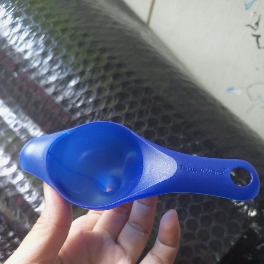 corong minyak Tupperware