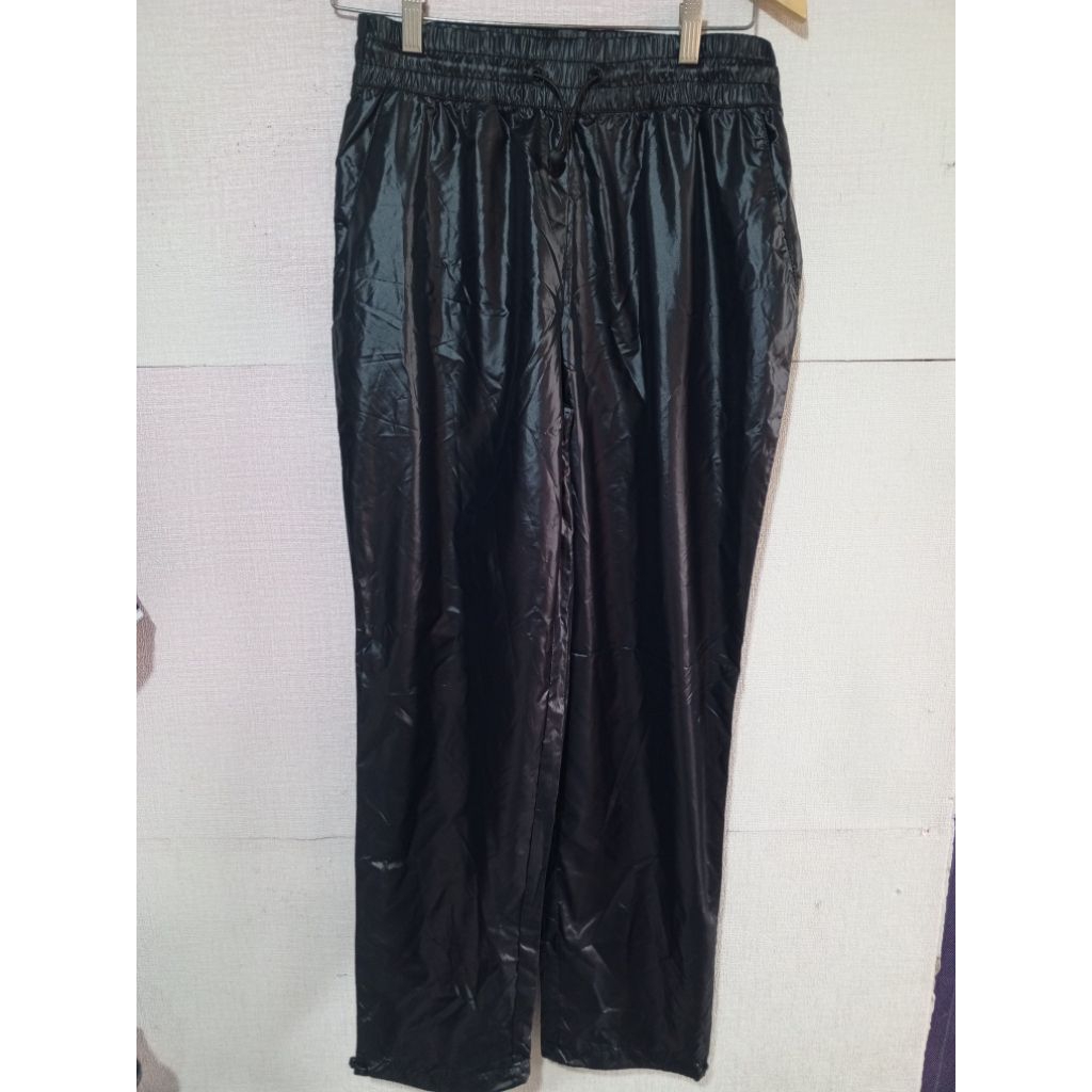 celana panjang running joging gym hm size M fit L second
