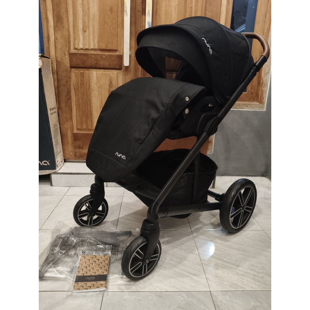 Stroller Nuna Mixx caviar - Preloved