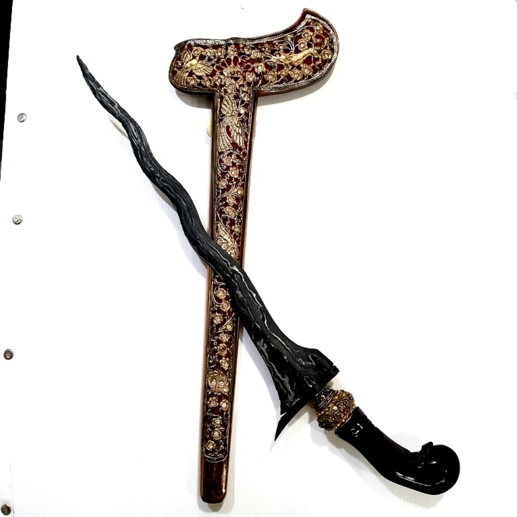 keris sepuh jaran guyang pamor ngulit semongko Tangguh madura warangka topengan bersertifikat origin