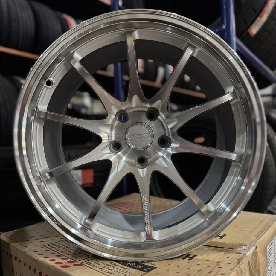 velg racing ring 18 VOLKRAYS CE28 FULL MIRROR LEBAR 9,5 ET 25 velg mobil r18 Innova venturer Destina