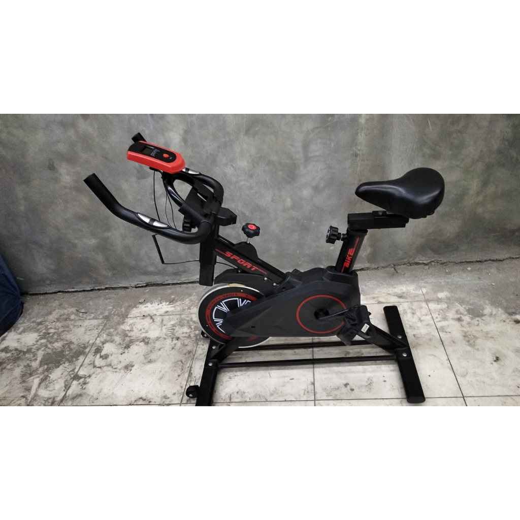 ALAT FITNESS SPINNING BIKE SEPEDA STATIS WITH PHONE HOLDER LAYAR LED BARANG BEKAS 70 PERSEN DI JAMIN