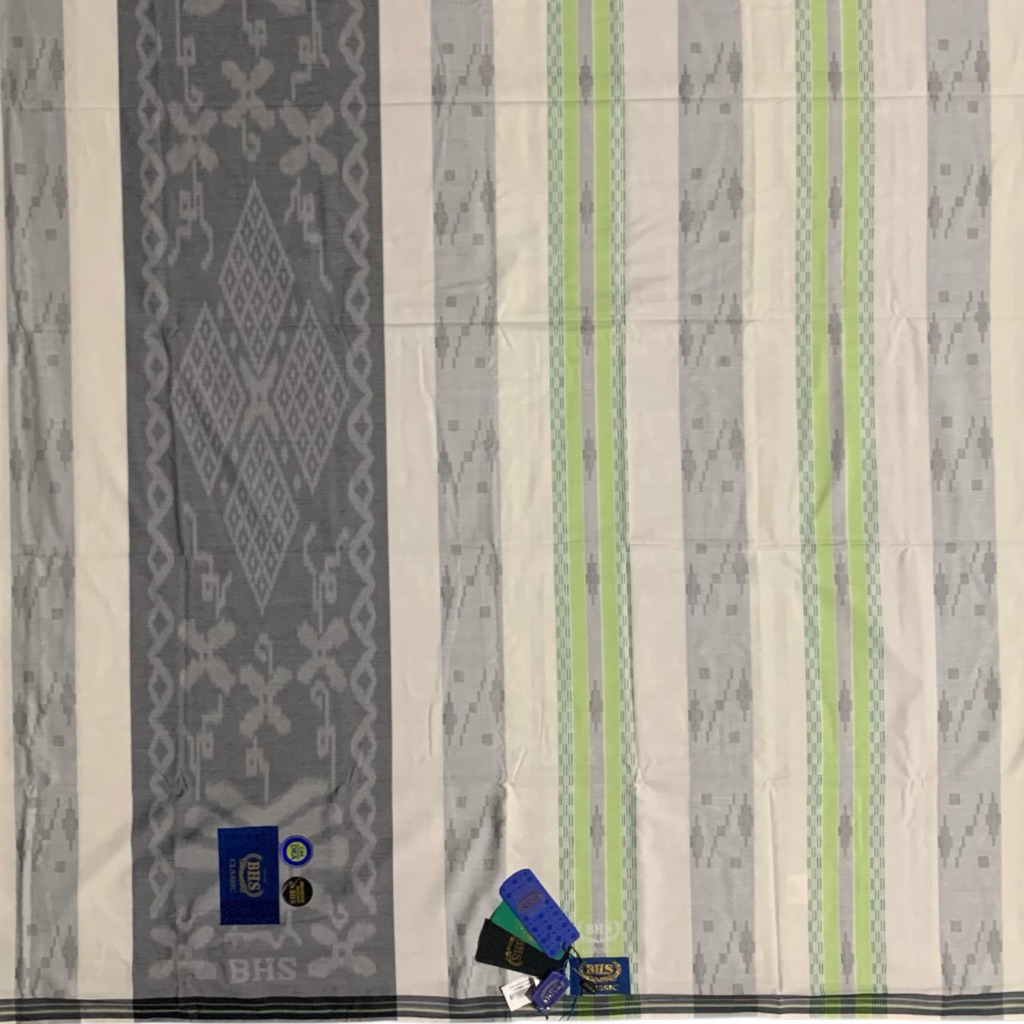 Sarung BHS Classic Gold Motif C44 DKA Putih Hijau
