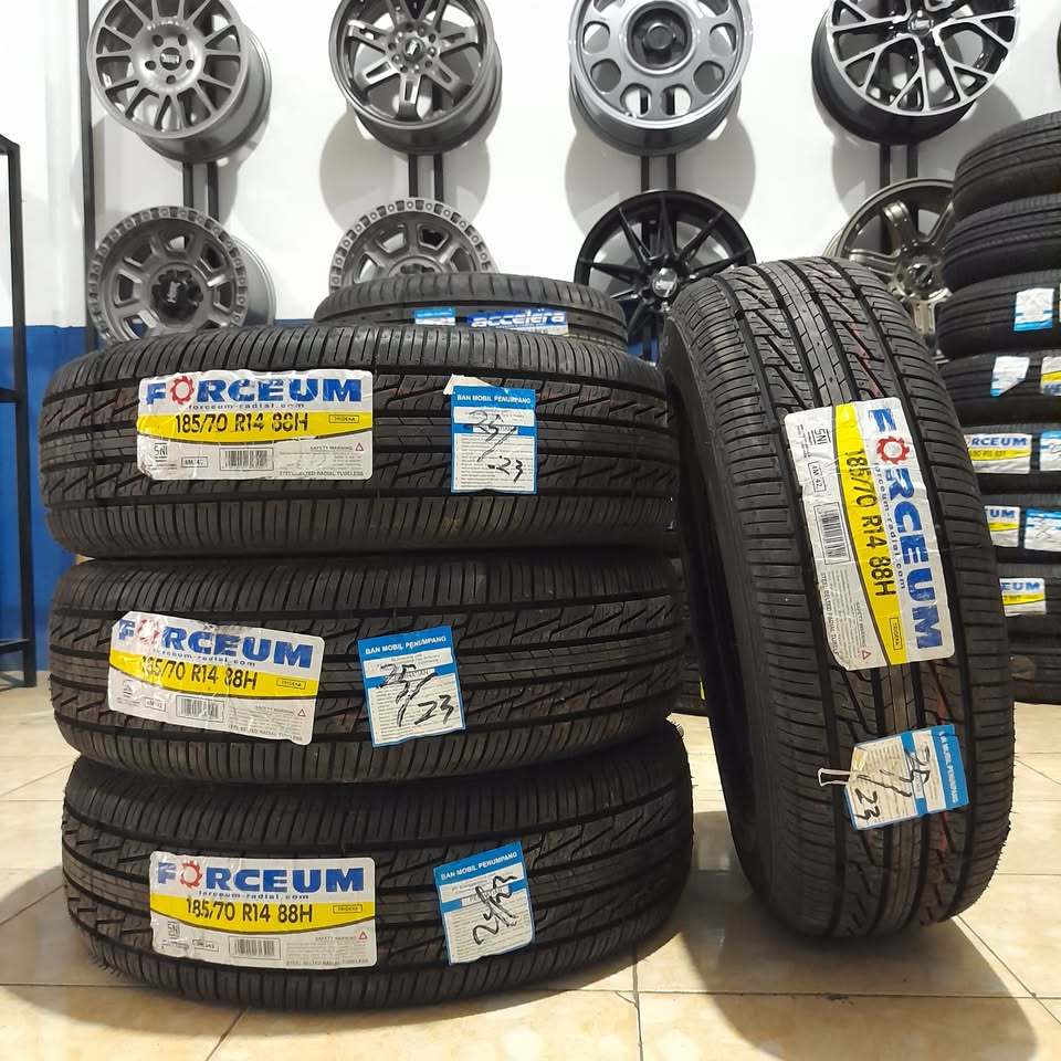 BAN MOBIL TUBLES TAHUN BARU RADIAL 185 70 RING 14 FORCEUM