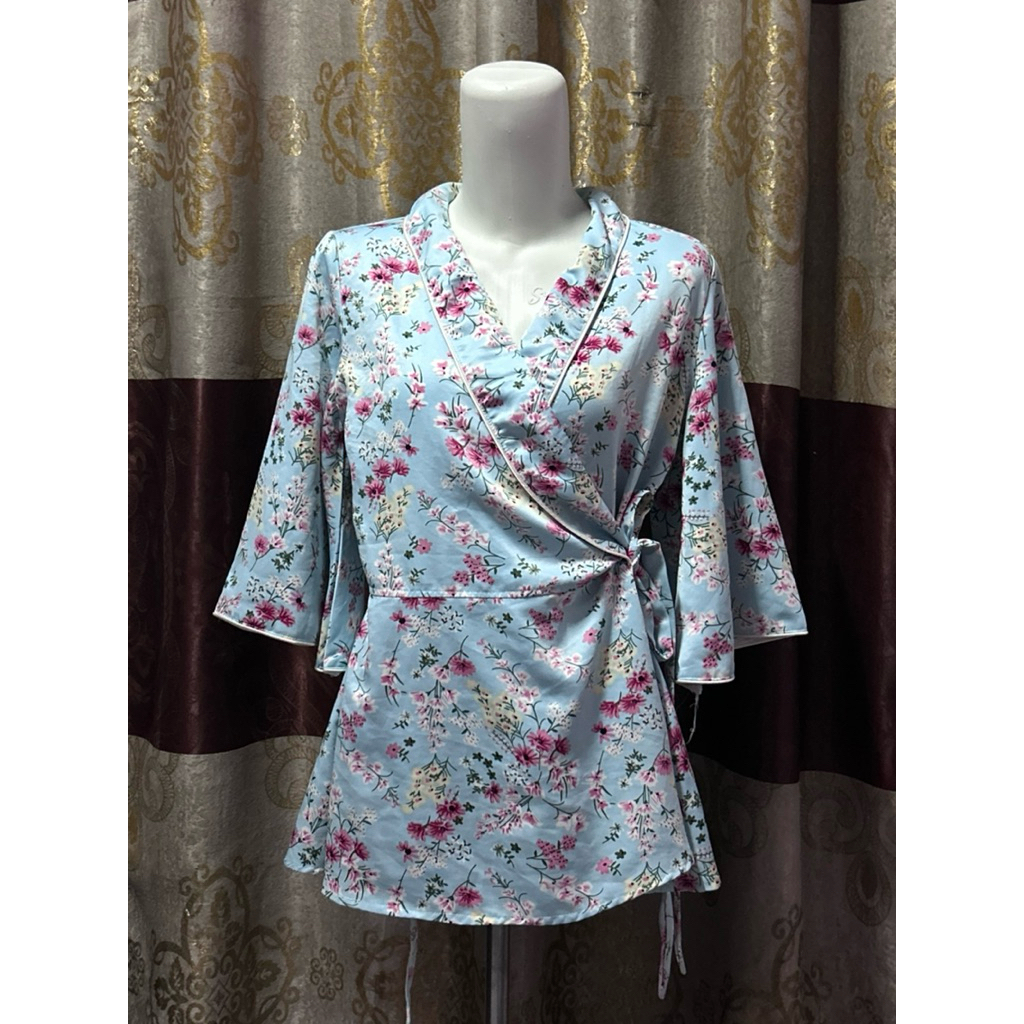 branded Cammomile - preloved kimono piyama satin motif bunga babyblue / baju atasan wanita / baju ti