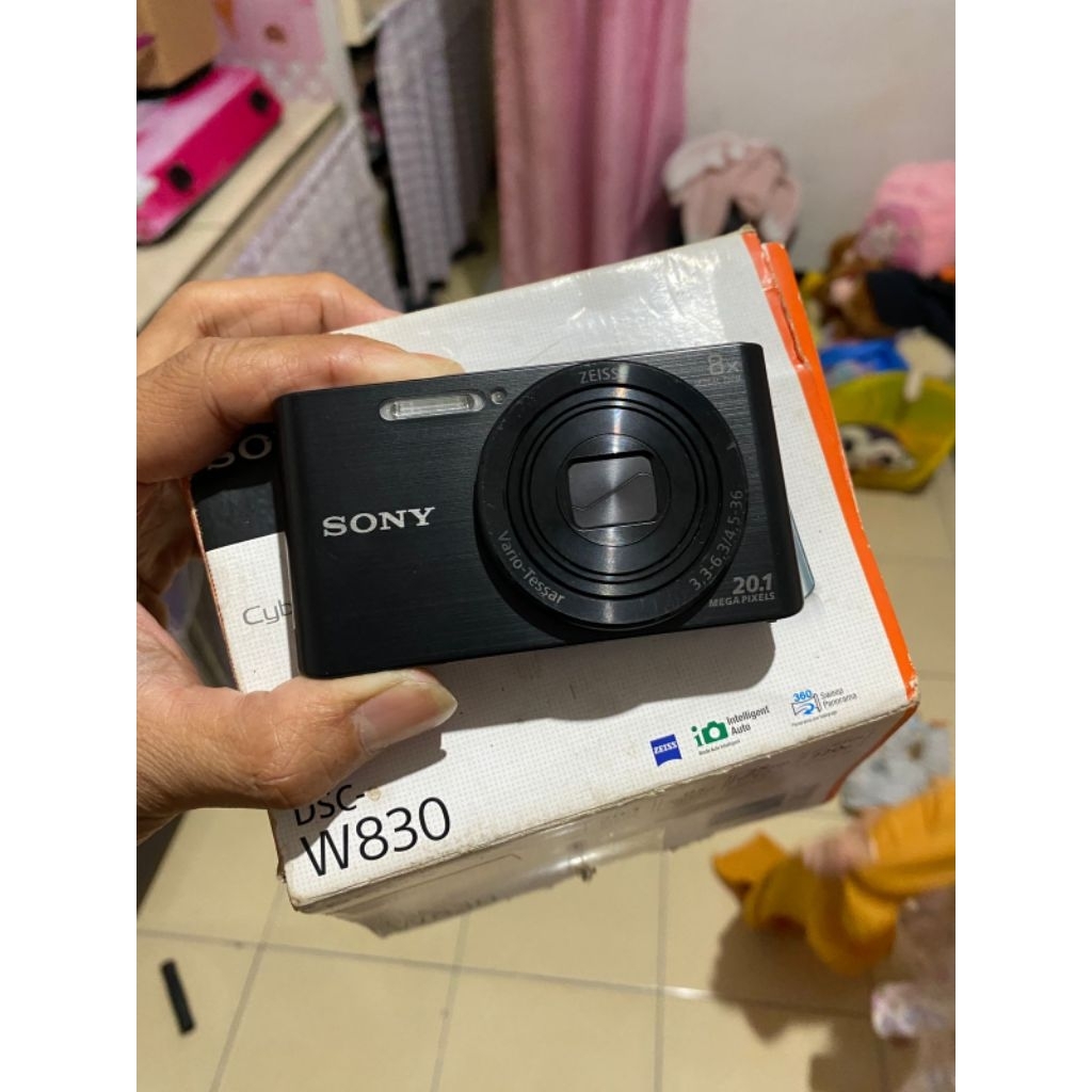 Sony dsc w830 second like new