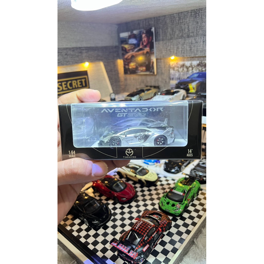 Time Micro 1:64 LBWK Lamborghini Aventador LP700 GT EVO Combat Grey/ilegal night lbwk with Figure Li