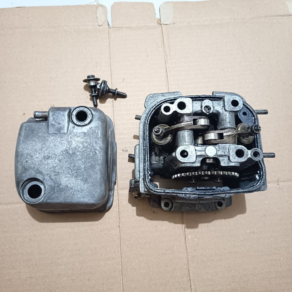 Blok Cylinder Head Blok Head fulset komplit isinya Honda Beat Karbu Scoopy Karbu Original KVY