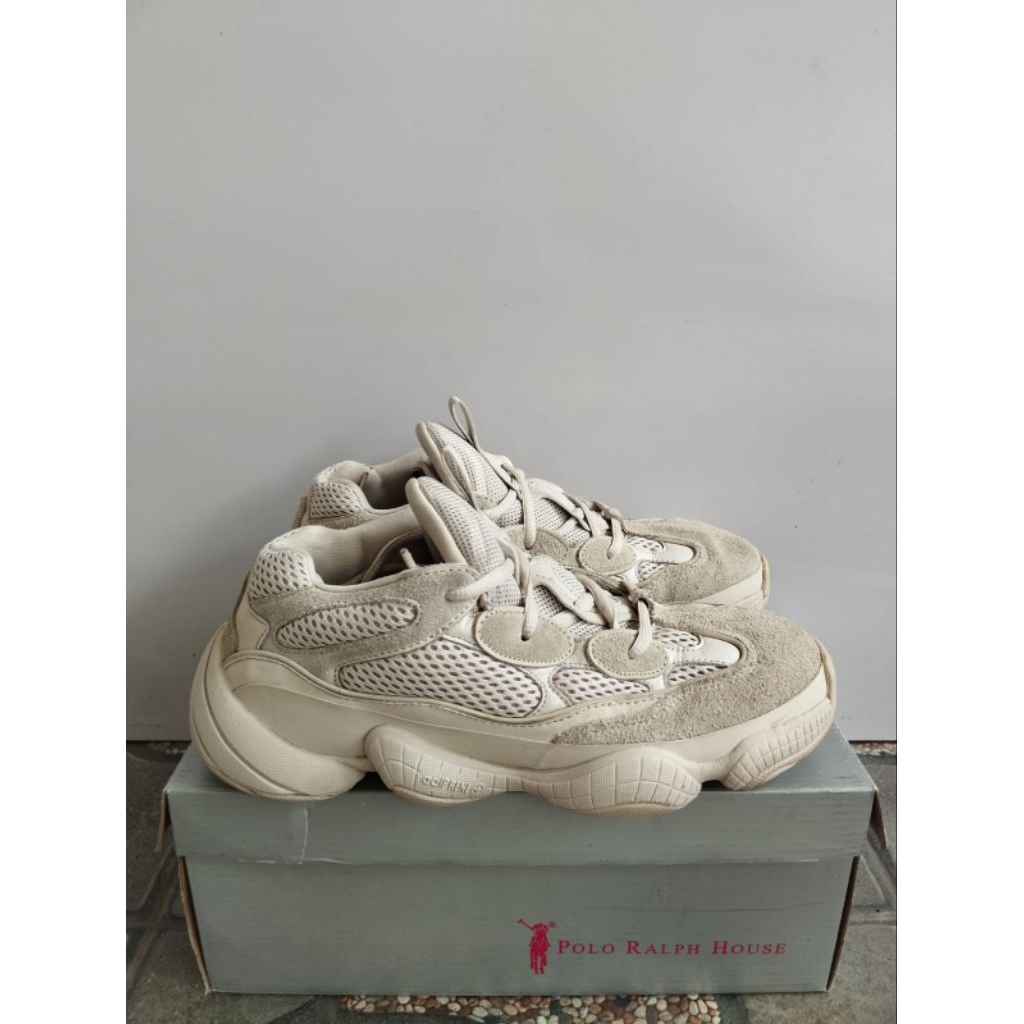 SEPATU RUNNING SNEAKERS ADIDAS YEEZY 500 SIZE 41 BEKAS PRELOVED