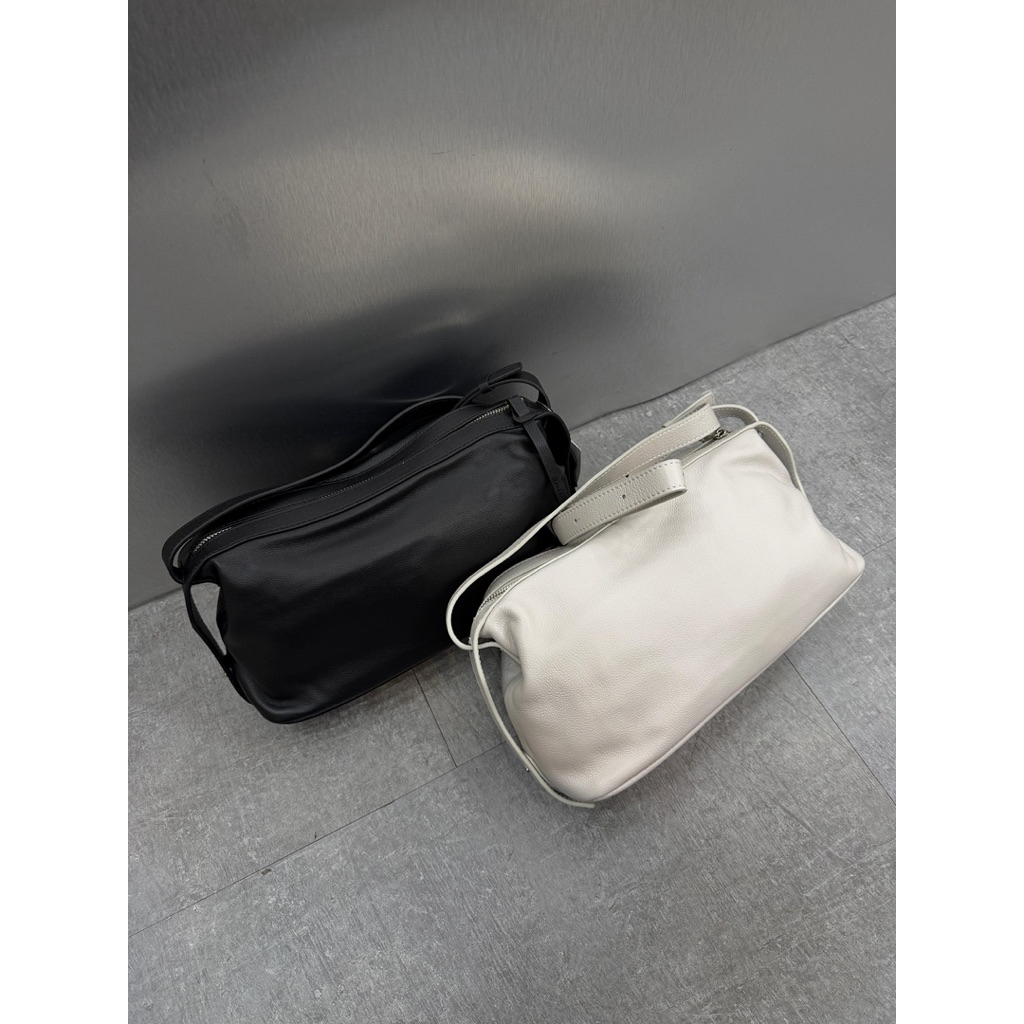 Tas Kulit Asli Wanita NO BRAND — Lucky Shoulder and Sling Bag