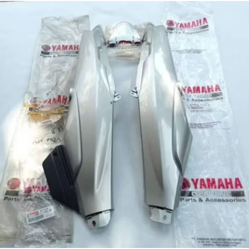 Body Belakang Kanan Kiri + Tutup Body Yamaha Vega R New Silver Set Body Kasar Toolbok Box Aki Accu V