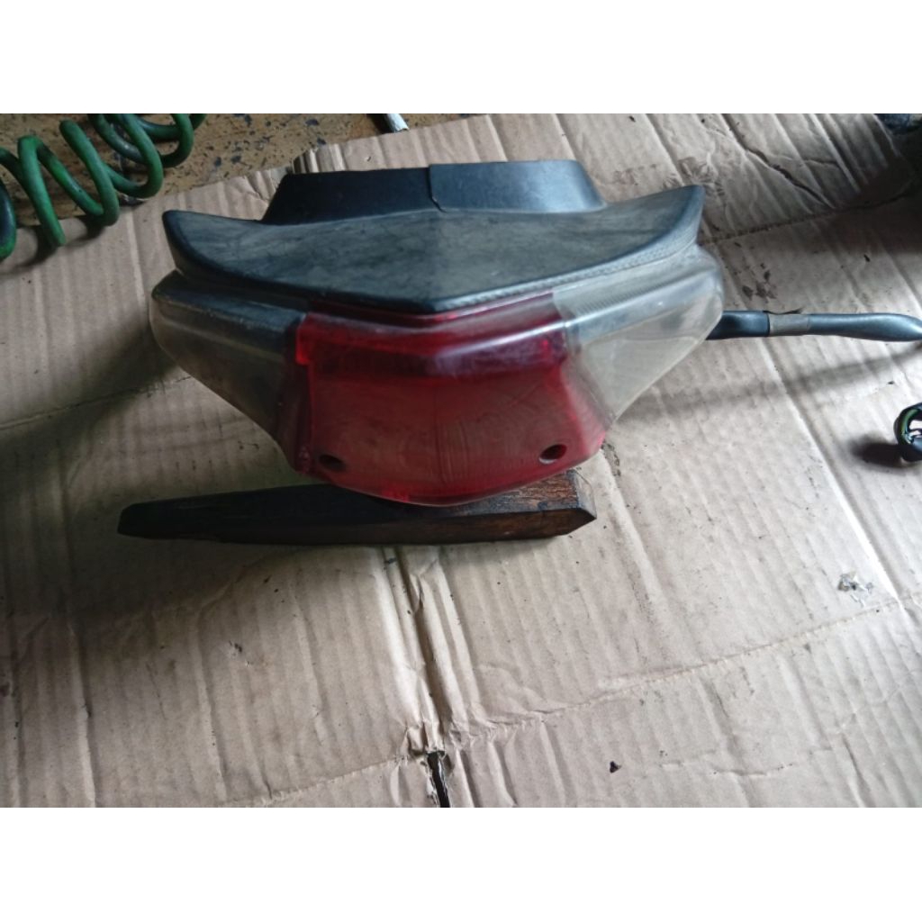 lampu belakang beat karbu