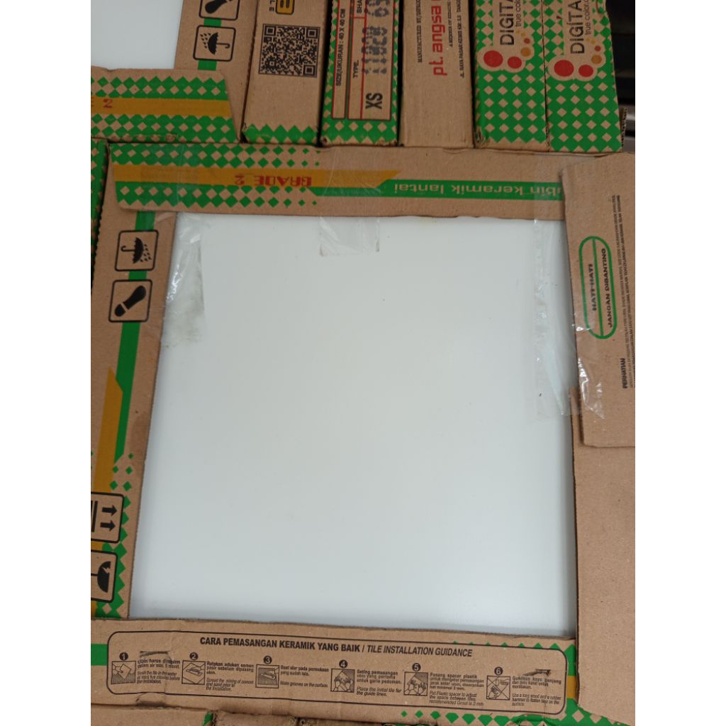 keramik putih polos 40x40 ikad kw3