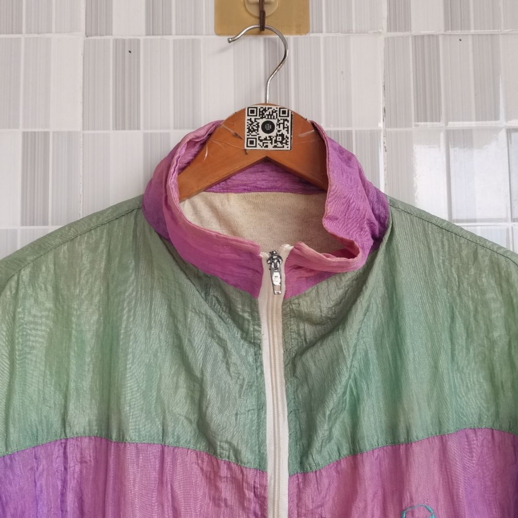 1284. VINTAGE WINDBREAKER SERGIO TACCHINI SIZE L BOXY   PRELOVED