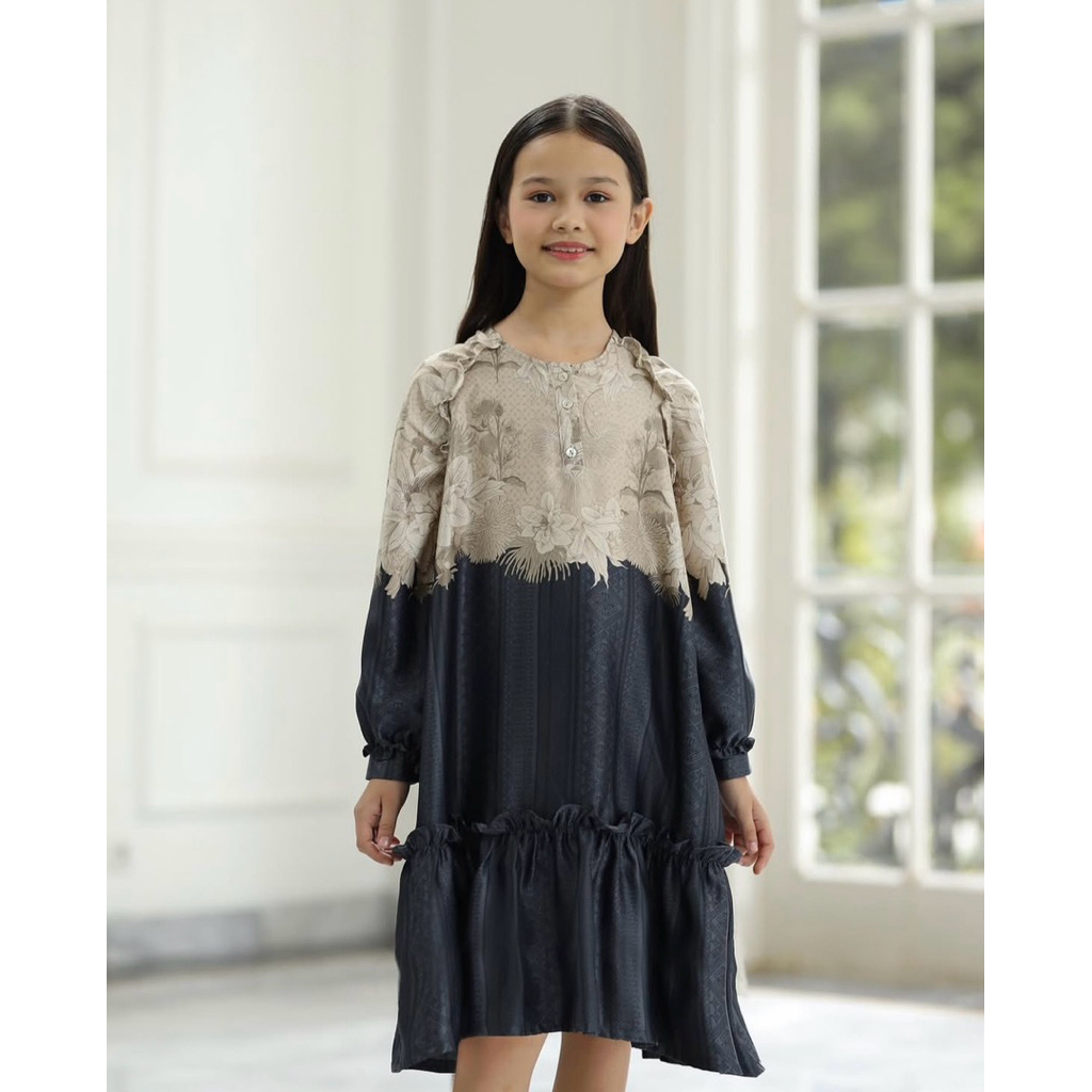 PL Geulis Qeva Dress-midnight (size 7/8)