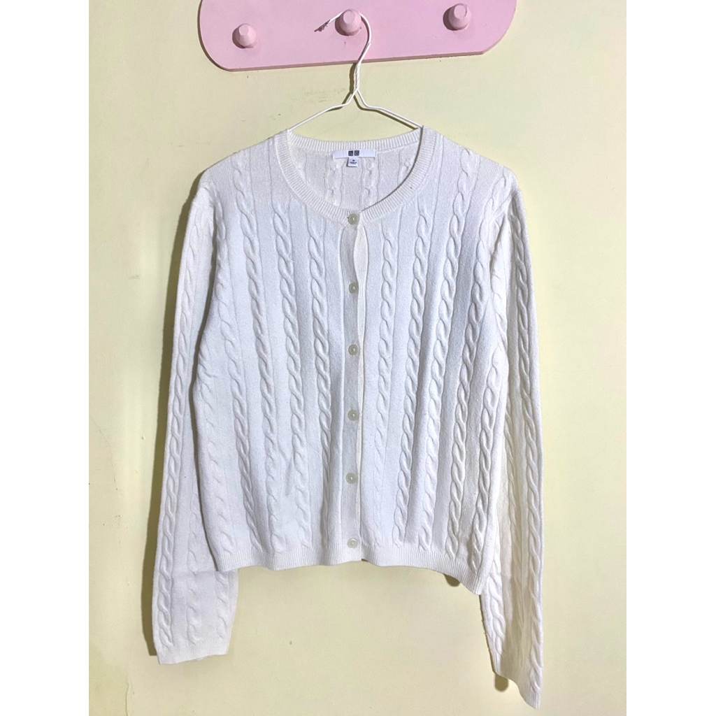 Cardigan Kepang Uniqlo | White Size M