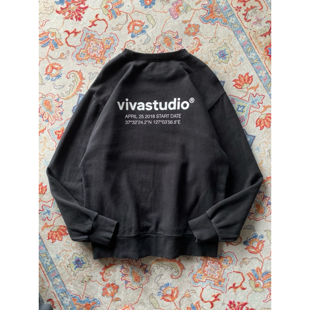 Vivastudio Crewneck
