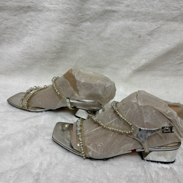 PRELOVED STACCATO HEELS HAK SEPATU SANDAL SILVER