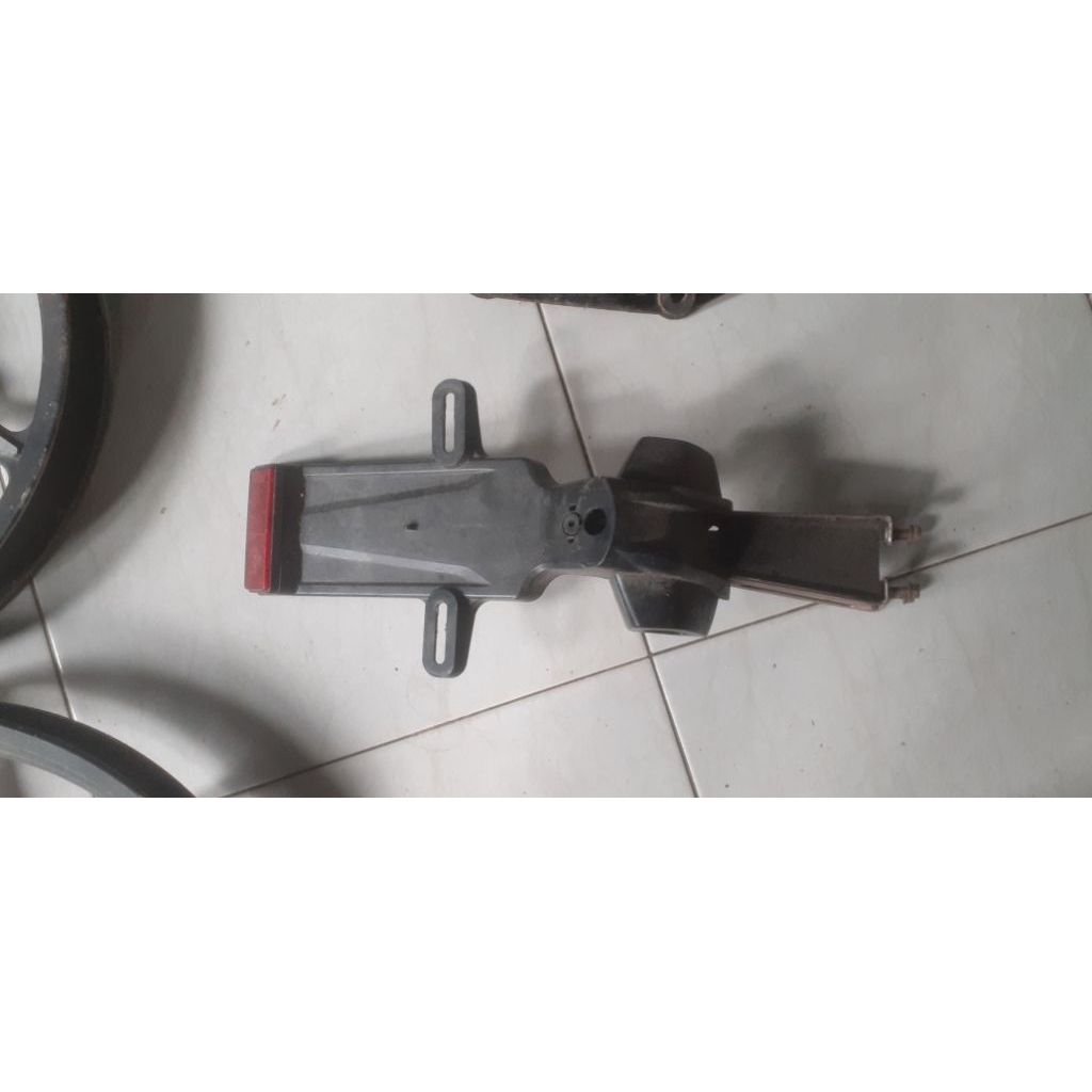 Spakbor belakang bekas yamaha r15v2