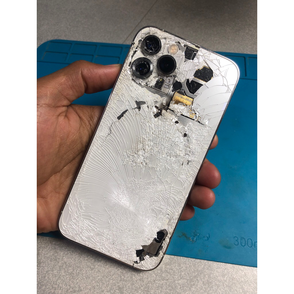 iPhone 11 pro matot bahan servis