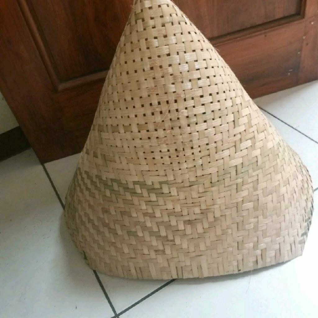 kukusan dari anyaman bambu
