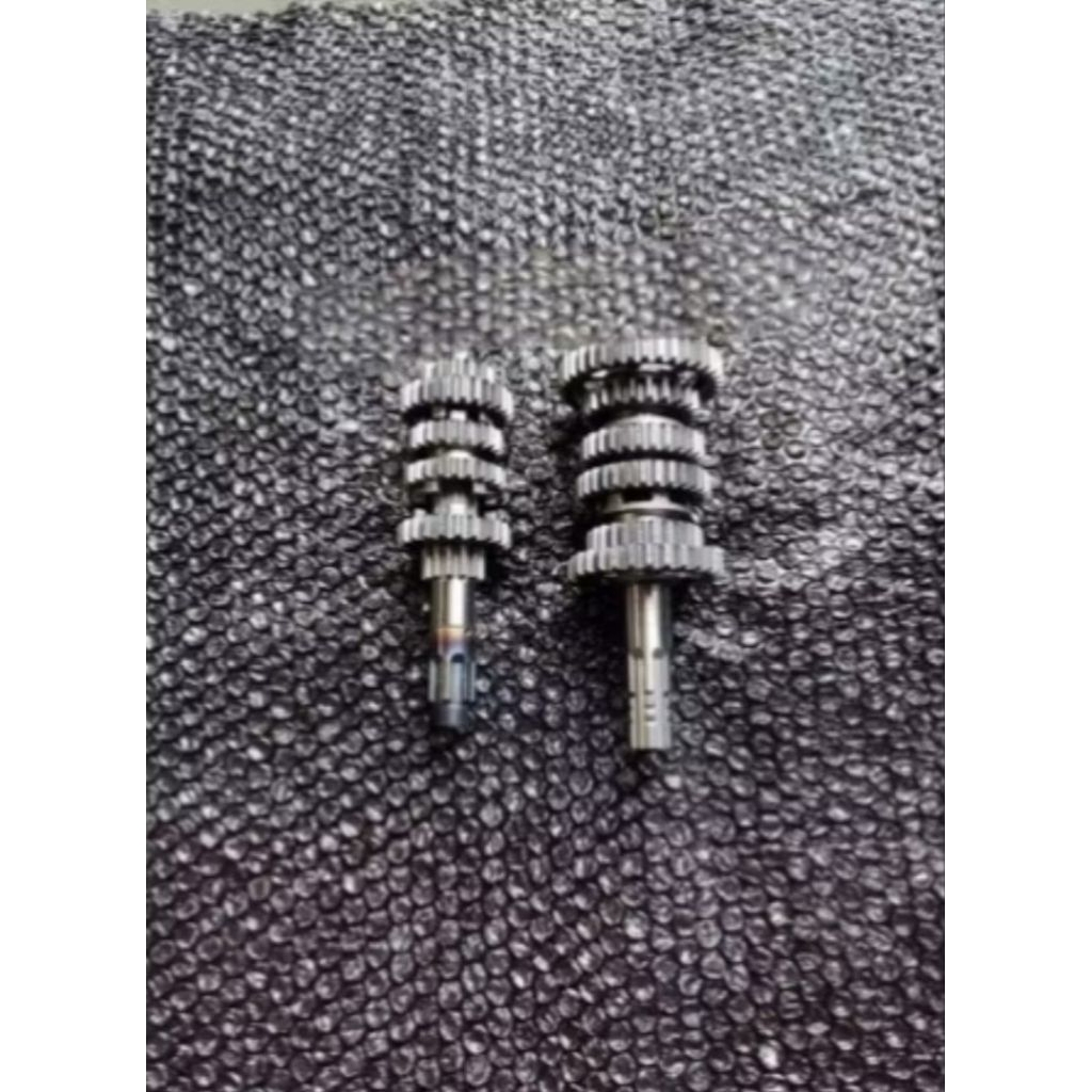 GIGI RASIO GEAR RATIO SUZUKI GSX 150 R ORIGINAL GIRBOK GEARBOX GIGI GARDAN GEAR TRANSMISSION GIGI SU