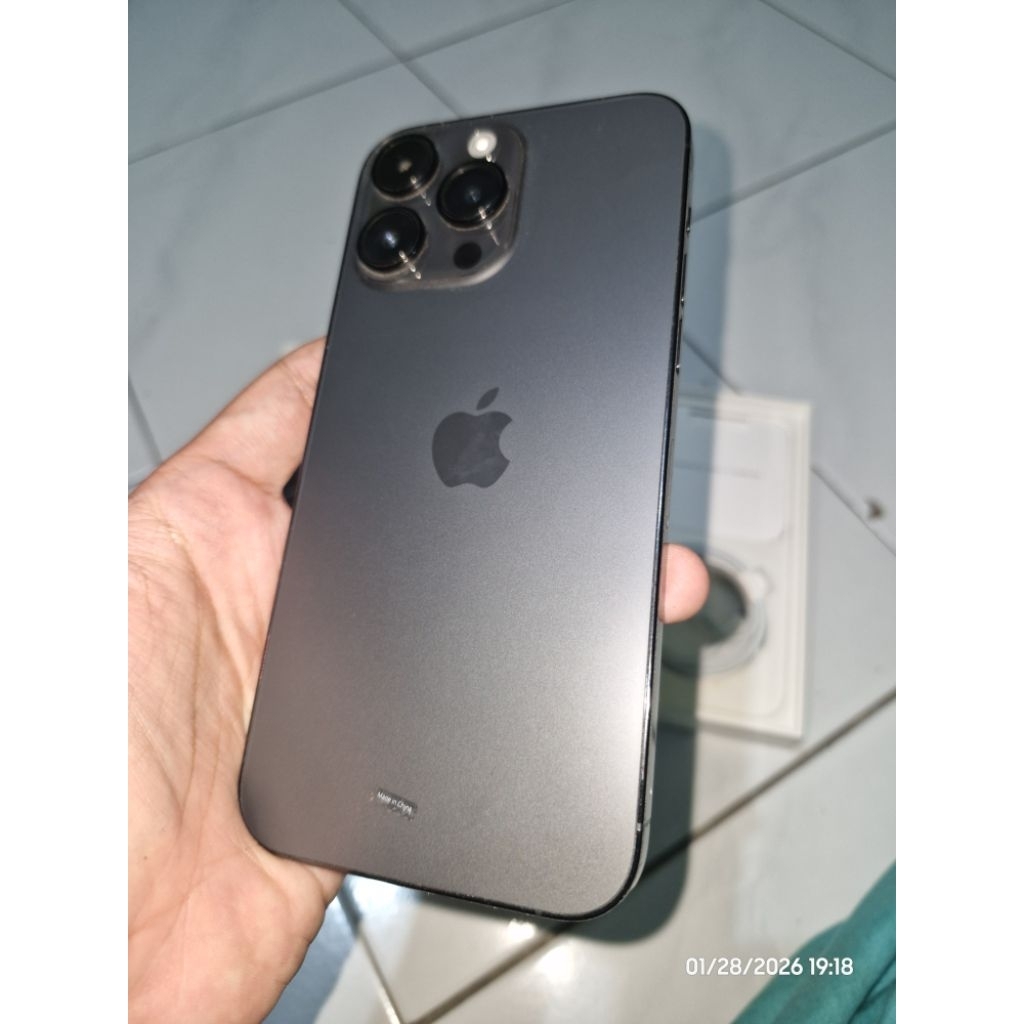 SECOND iPhone 14 Pro Max 256 GB Space Black & AirPods Pro Gen 2. BISA NEGO