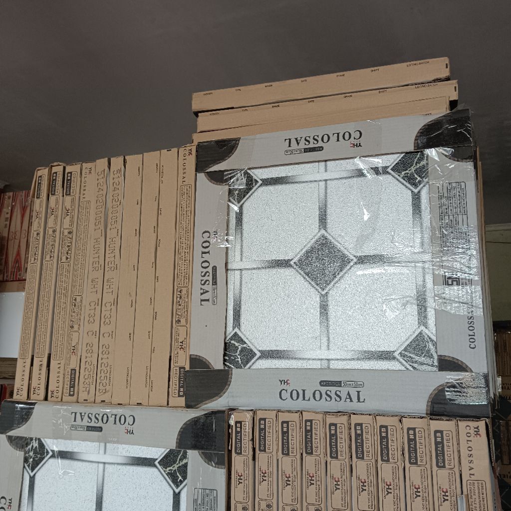 Keramik 50x50 Yhc Colossal / Matt