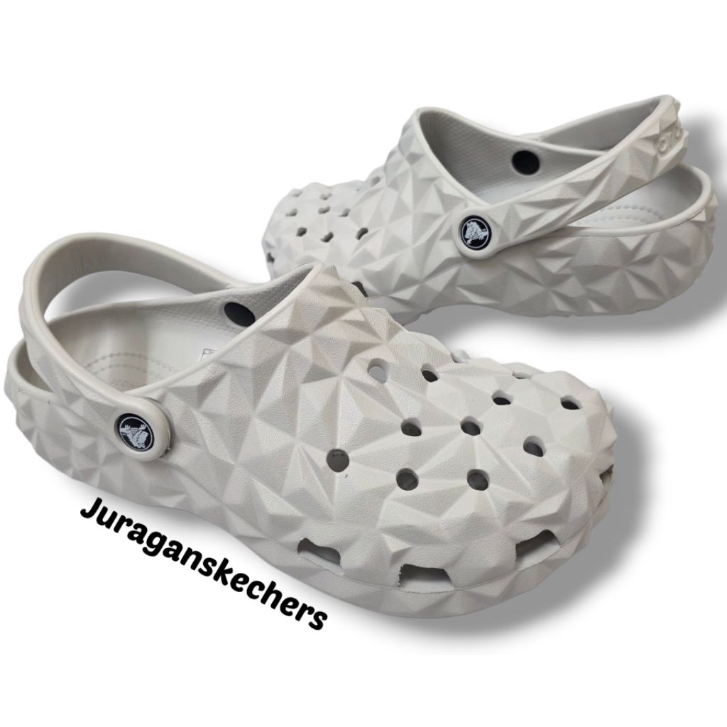 CROCS CLASSIC GEOMETRIC UNISEX/CROCS GEOMETRIC/CROCS PRIA/CROCS WANITA/SANDAL CROCS PRIA/SANDAL CROC